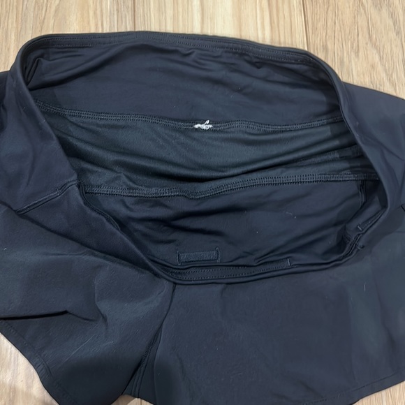 Lululemon shorts black - Picture 3 of 3